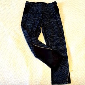 LULULEMON cropped leggings with pockets